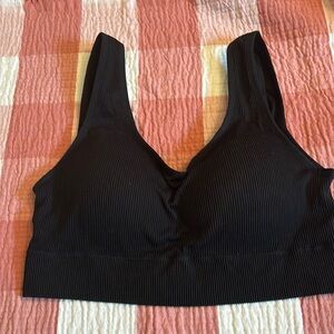 NWOT Gap Body Padded Ribbed Sports Bra